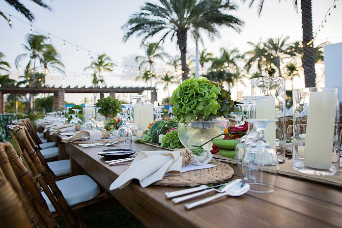 Outdoor Dining in Paradise